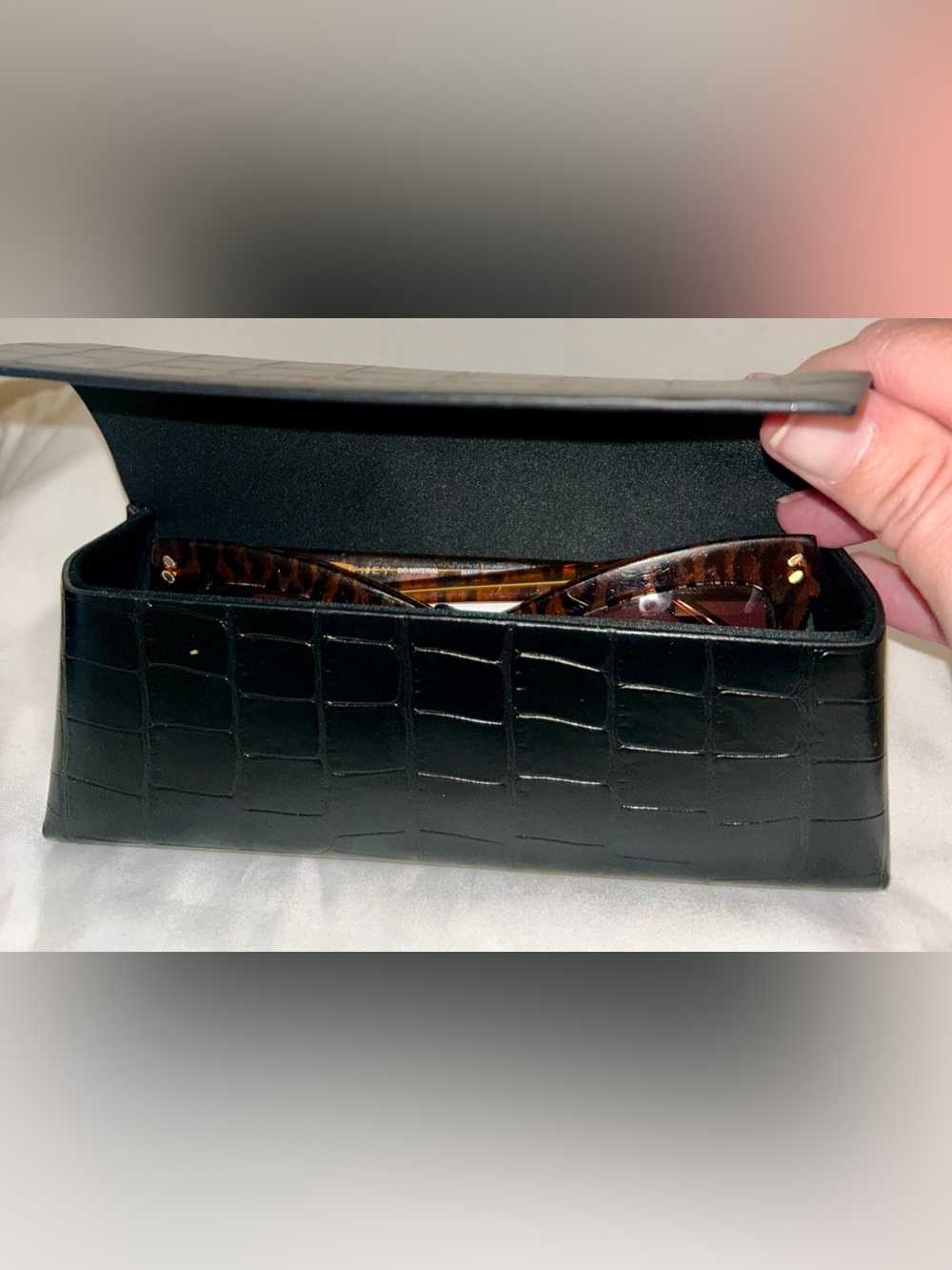 Stella McCartney Extreme Cat Eye Sunglasses with Case. - Picture 8 of 8